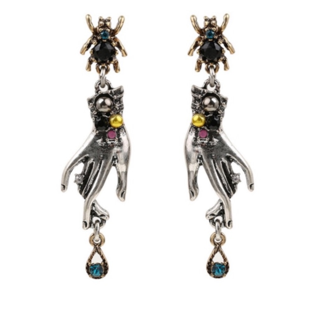 Spider Earrings With Dangling Hands - Picture 3 of 8